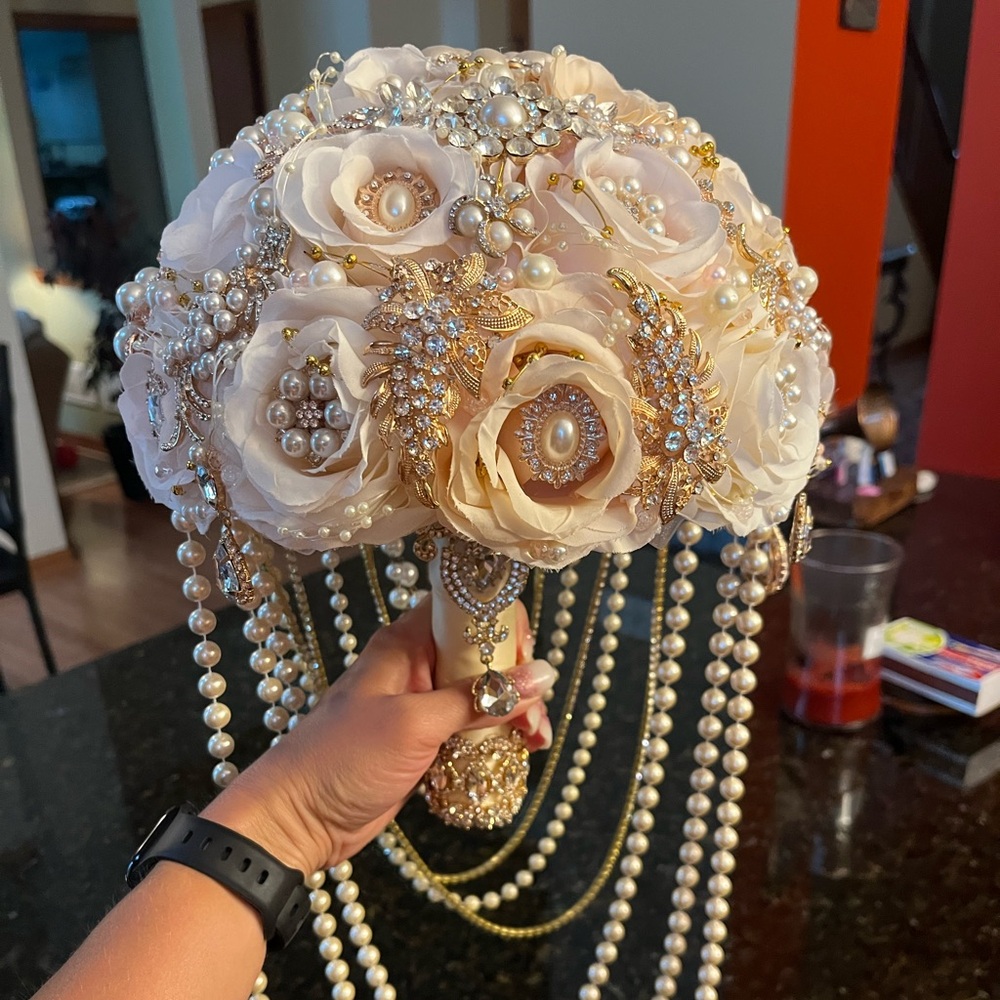Brooch Bouquet